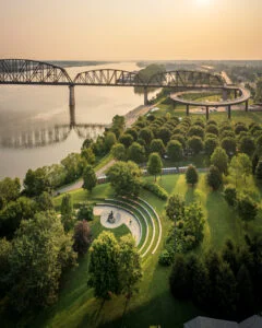 Waterfront Park, Lincoln Memorial, Big Four Bridge, Louisville, Kentucky, USA