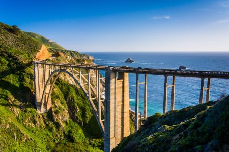 Bixby Creek Bridge auf dem Highway #1 bei Big Sur, Kalifornien