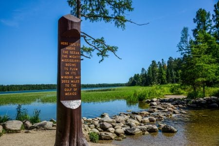 Quelle des Mississippi River im Itasca State Park, Minnesota
